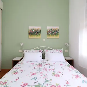 apartment-anka-opatija.primorje-gorskikotar.com/